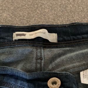 Women’s Levi’s jeans